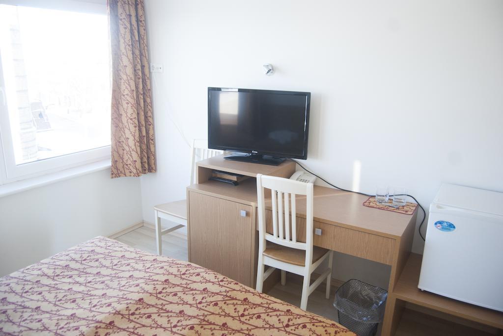 Carolina Hotel Пярну Экстерьер фото
